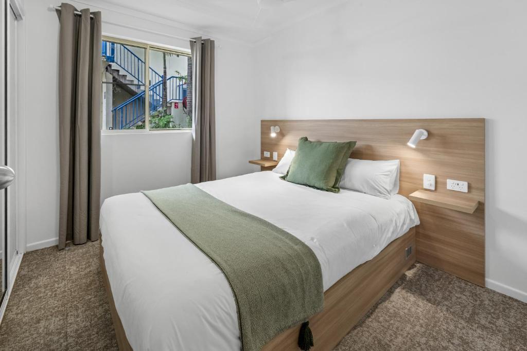 Slade Point Hotel | Mackay Seabreeze Apartments
