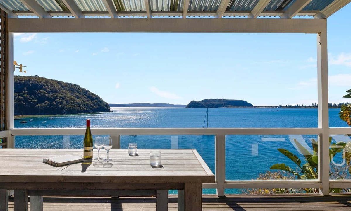 Great Mackerel Beach House | “Mackerel Shackerel” beachfront cottage with views