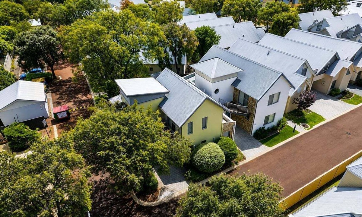Broadwater House | Maggies Beach House – Relaxed Stay Near the Beach