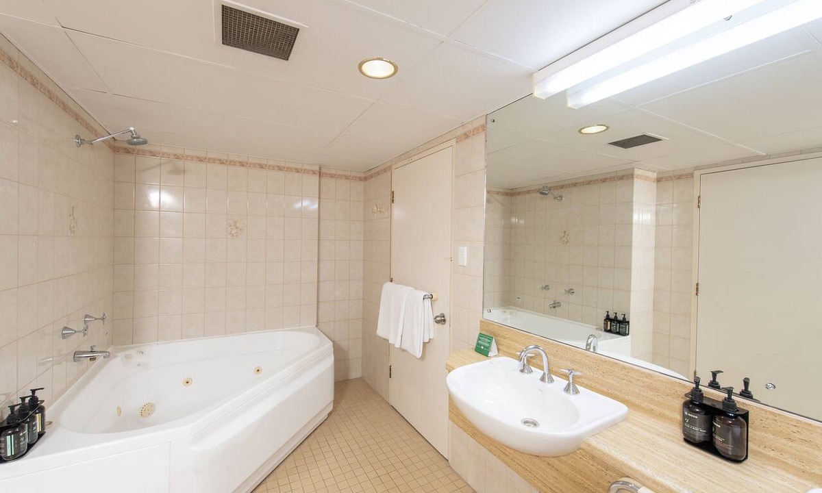 North Adelaide Hotel | Mantra Meridien Adelaide