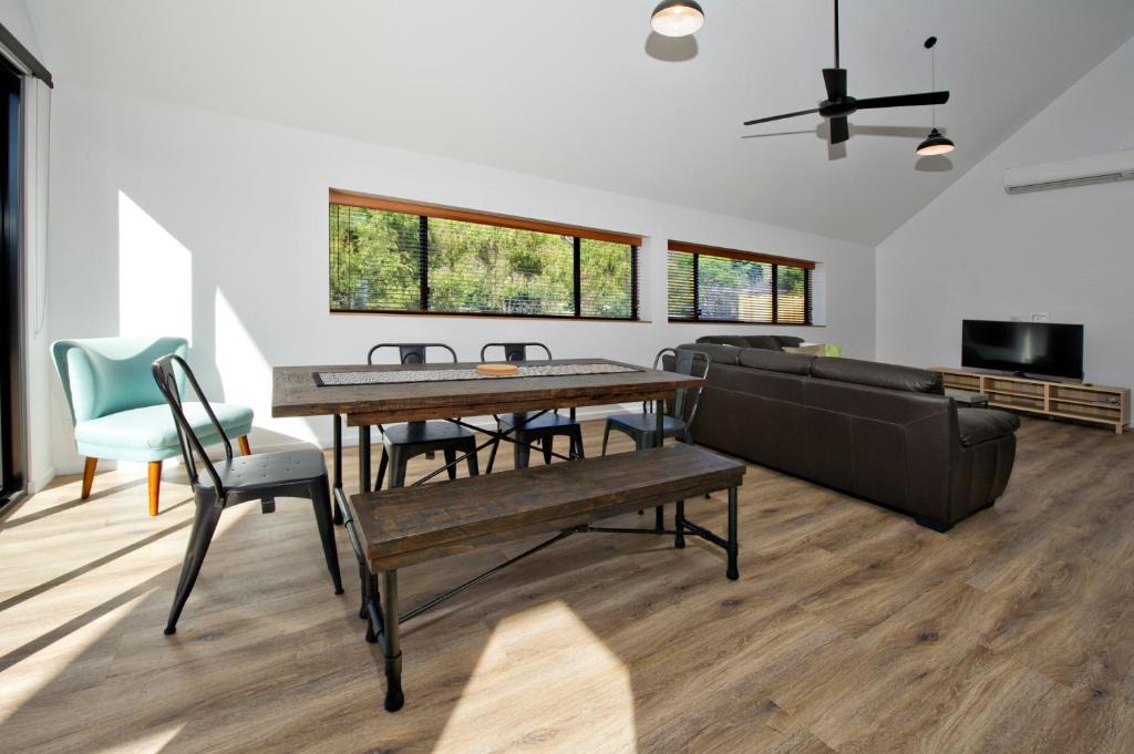 Margaret River Ski Chalet | Margaret River Bungalow-1-street - pet friendly