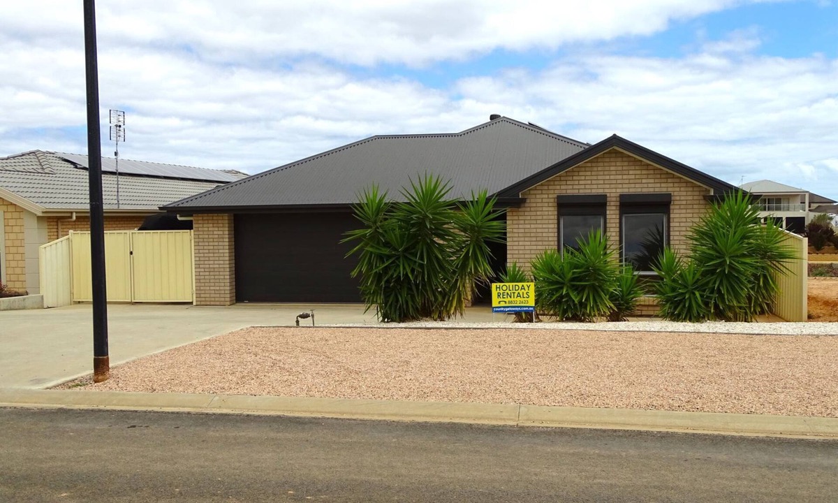 Wallaroo Hotel | Marina Belle, Wallaroo