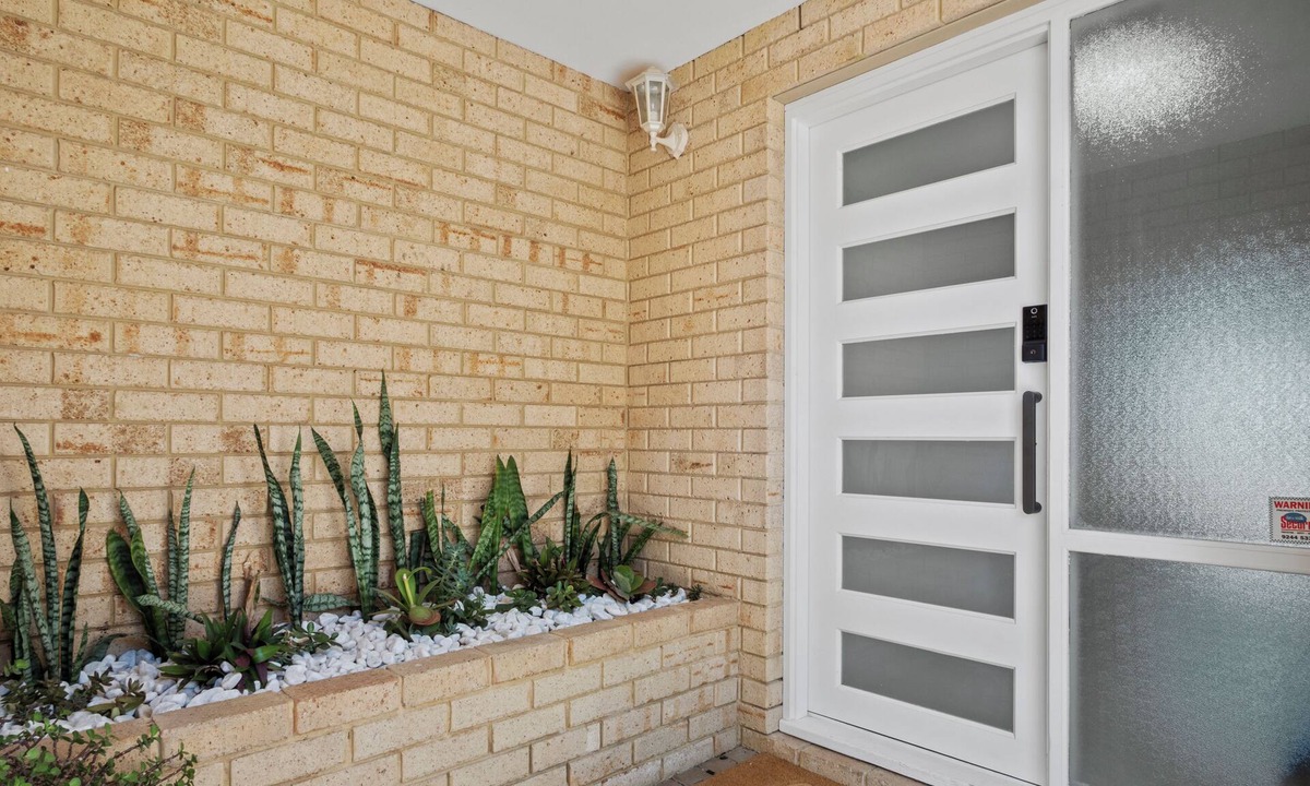 Ocean Reef House | Marina by the Sea | Ocean Reef Luxury 4 Bed + study | Marina & Ocean Views