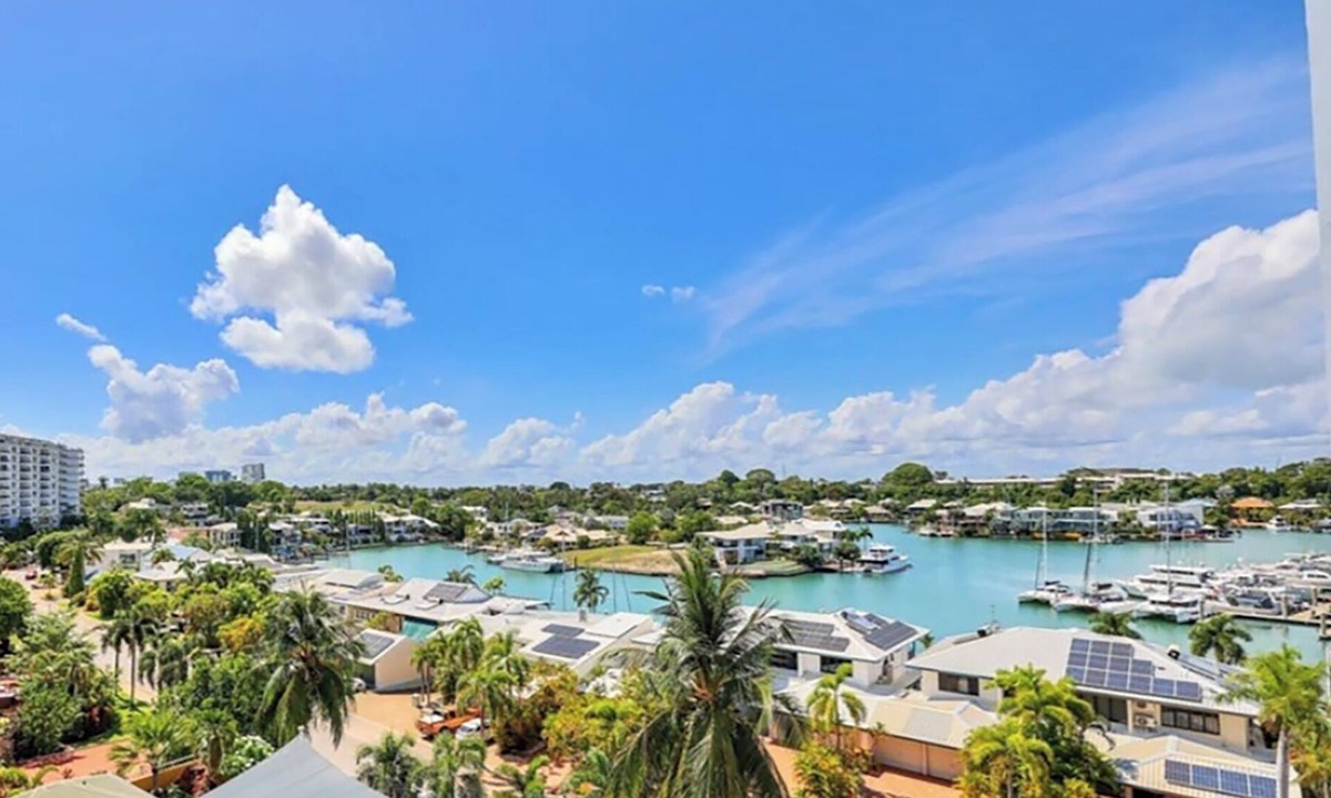 Cullen Bay Apartment | Marina Magic | 2 Bed, 2 Bath apt | Stunning Views