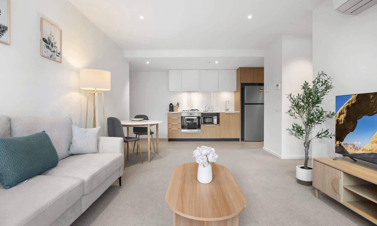Docklands Apartment | Marina-View 1-Bed Apartment in Docklands