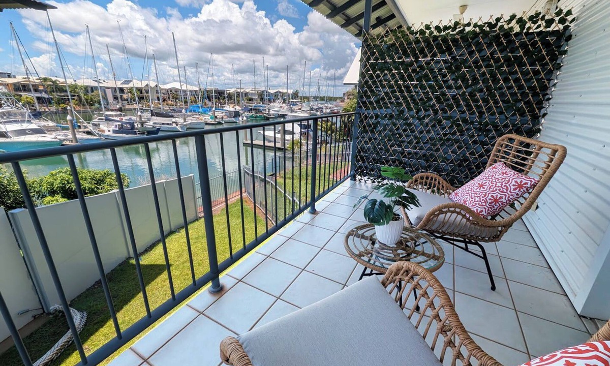 Stuart Park House | Marina Views | Cozy 3BR Villa in Tipperary Waters