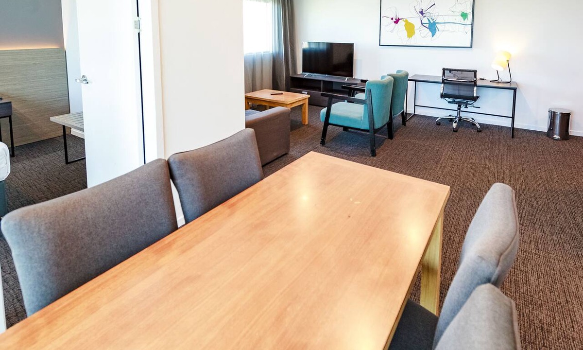 Birtinya Hotel | Mercure Sunshine Coast Kawana Waters