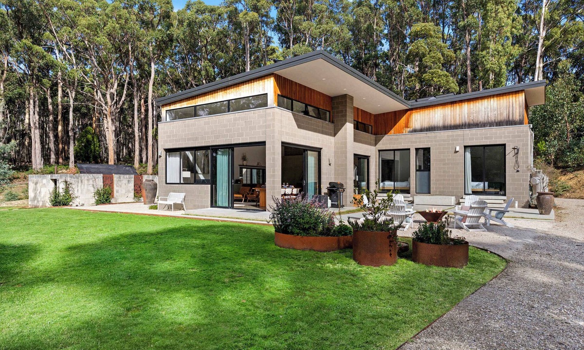 Eganstown House | Midland House | 6 Acres by Daylesford + Fireplace