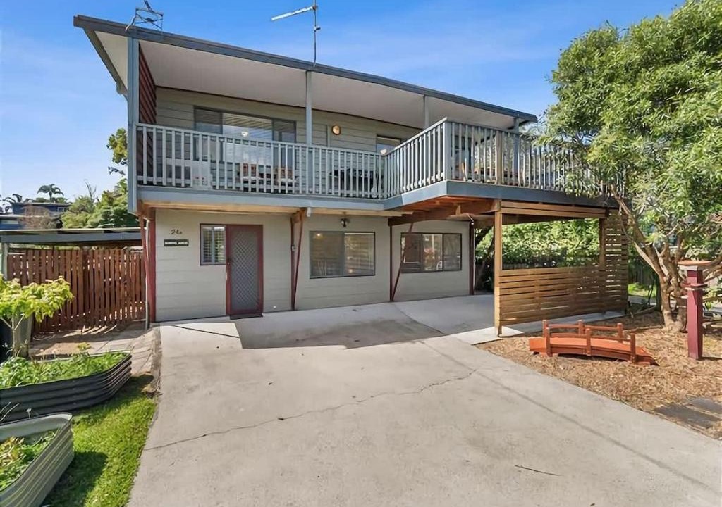 Tomakin House | Mindil Arch Walk to 3 Beaches & River