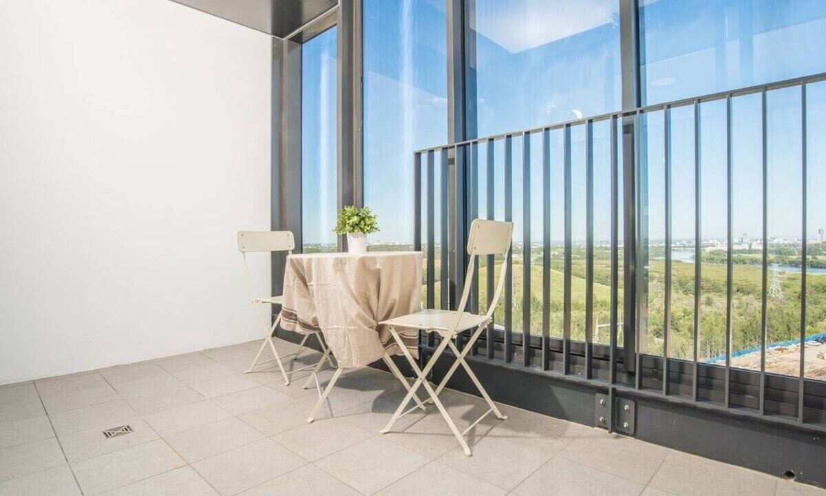 Wentworth Point Apartment | Minimalism modern 1bdr apt waterview P Coles