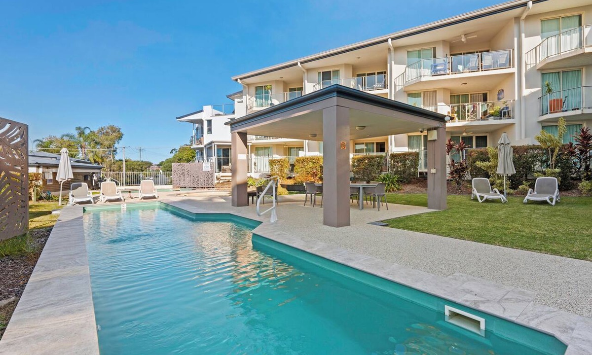 Battery Hill Apartment | Moana Condo | Close to Beach