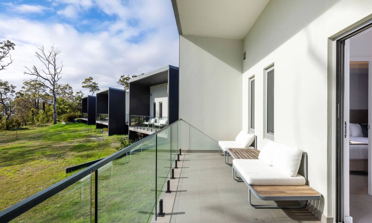 Callala Beach Apartment | Modern 1 Bed Apartment - 6 Min Walk to Beach