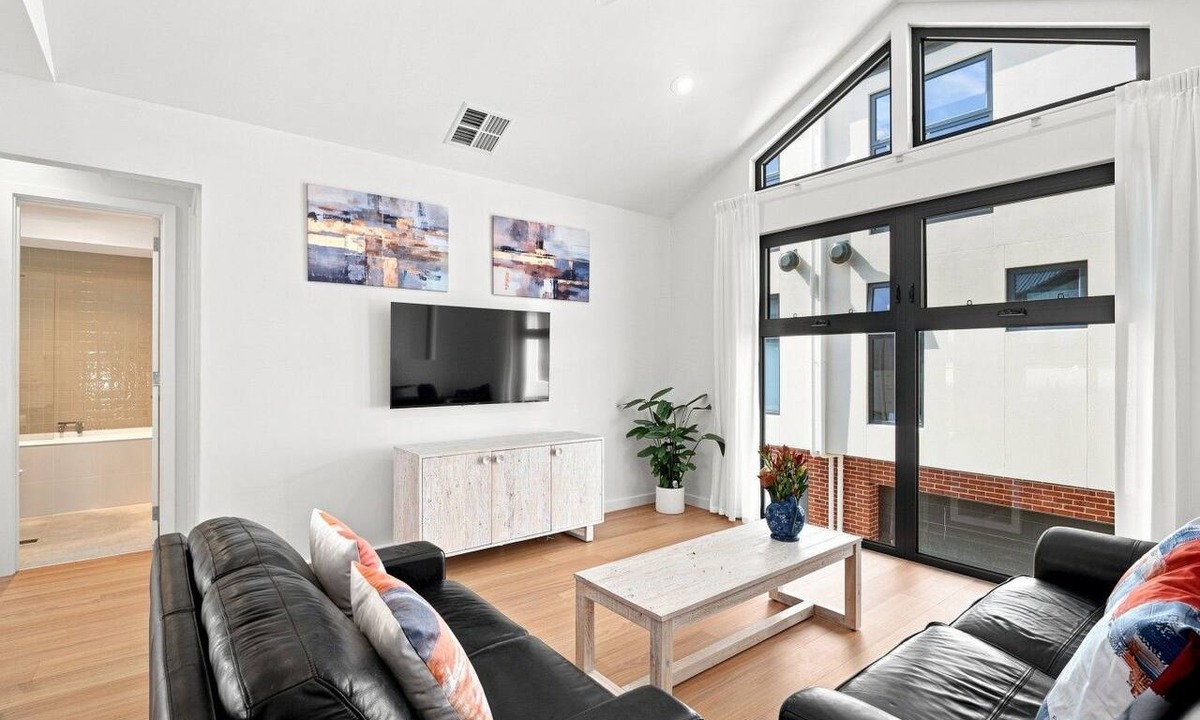 Victor Harbor Villa | Modern 2BR Townhouse | Coastal Views, Double Garage & Steps to the Beach