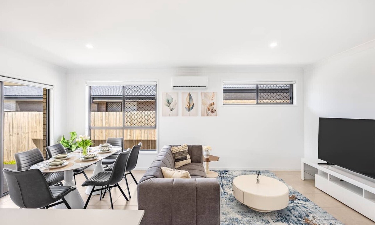 Logan Reserve House | Modern 3BR Family Home | Near Shops &Easy Brisbane
