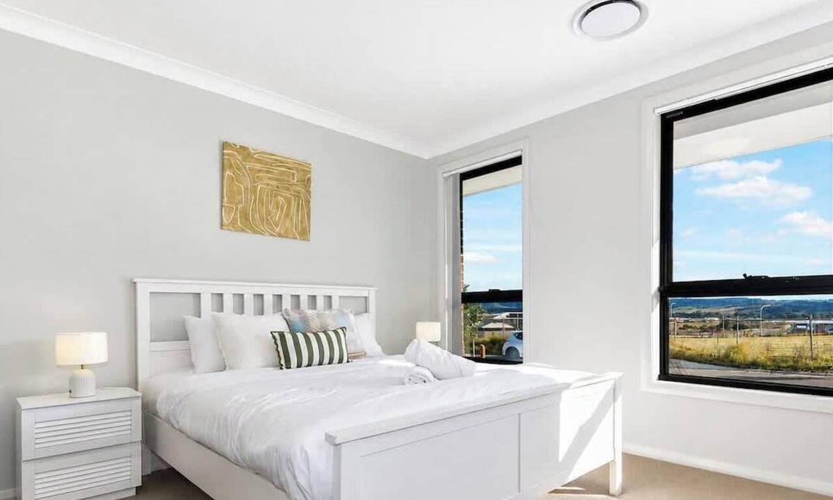 Menangle Park House | Modern 4BR Family Retreat in Menangle Park