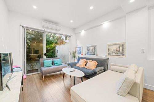 Pyrmont House | Modern 4BR House Walk to ICC & Darling Harbour & CBD & Chinatown