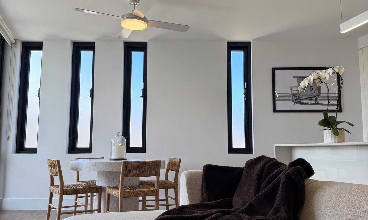 Trigg Apartment | Modern coastal stay in the heart of Scarborough