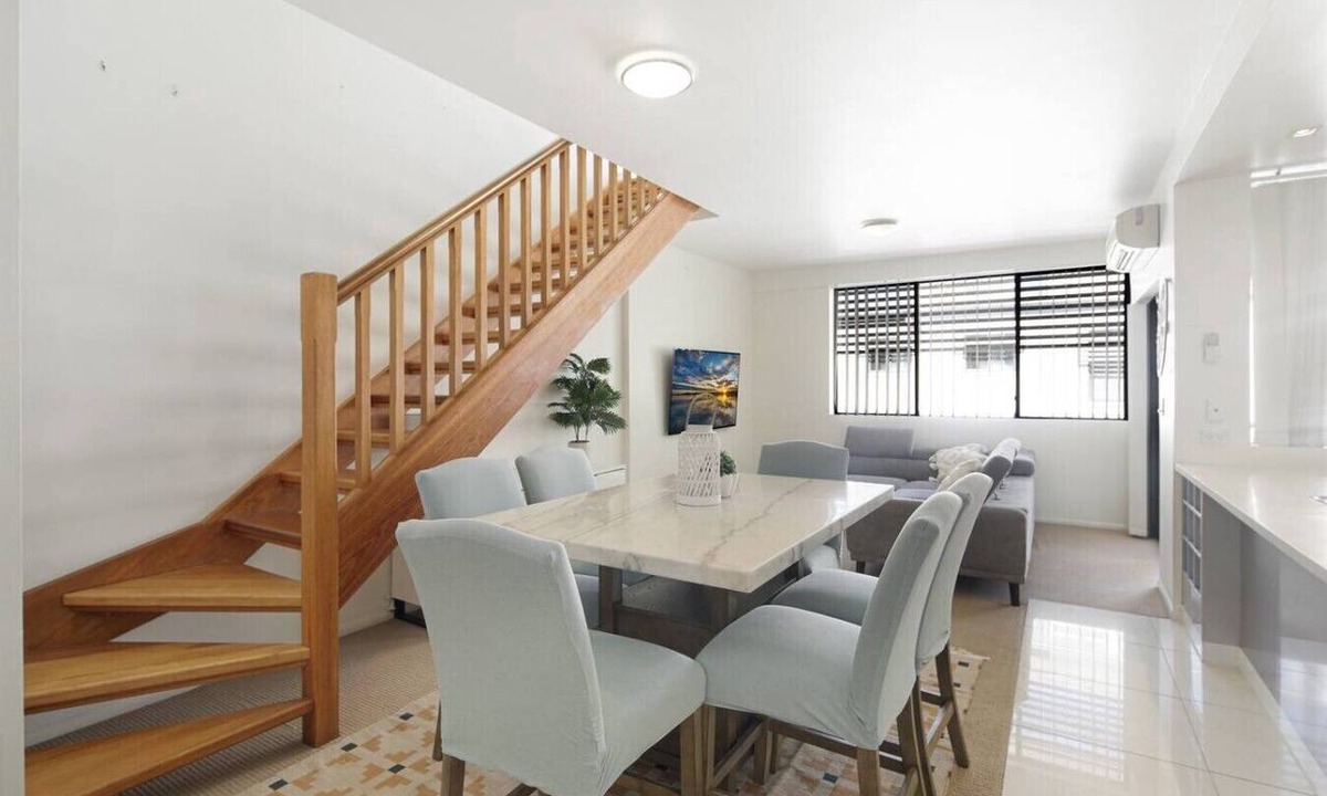 Margate Apartment | Modern Family Seaside Escape – Stroll to the Water