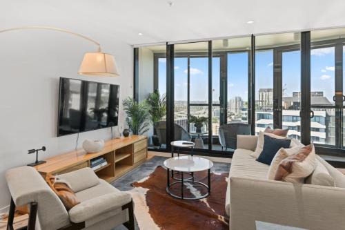 Fortitude Valley House | Modern Skyline Apartment 3BR with Pool Gym and tub
