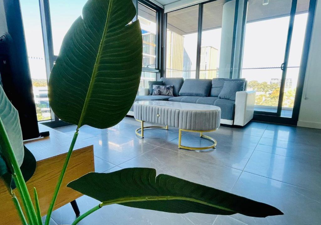 Macquarie Park Apartment | Modern stylish 3 bedroom condo - Parking, Gym, Pool