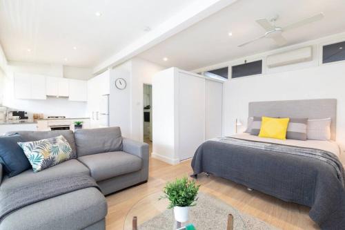 Hazelwood Park Apartment | Modern Stylish Self-contained Studio Apartment