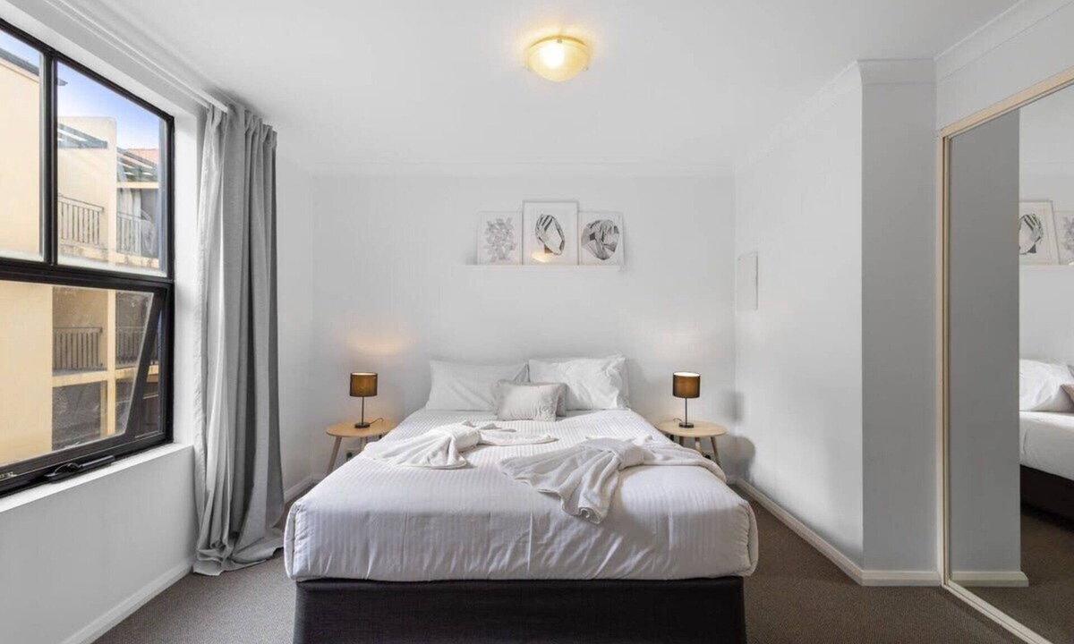Northbridge Apartment | Modest 2-Bedroom Retreat in Northbridge