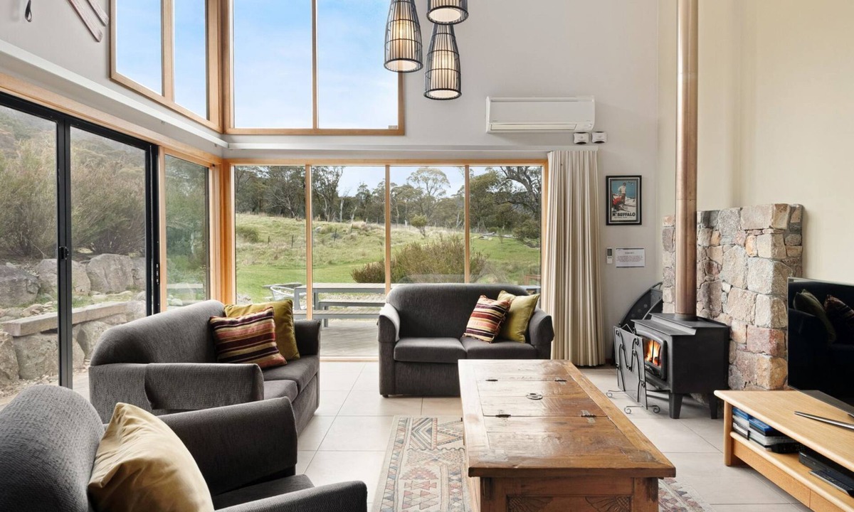 Crackenback Ski Chalet | Mogul Rock at Crackenback