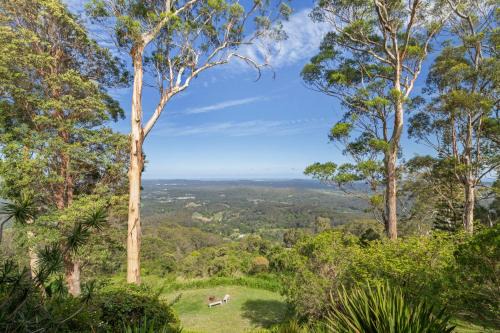 Montville House | Montville Retreat With Hinterland & Coastal Views