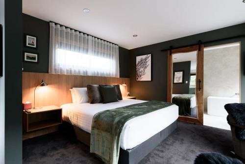 South Spreyton House | Moss Wood Lane: Peaceful Bath Hideaway