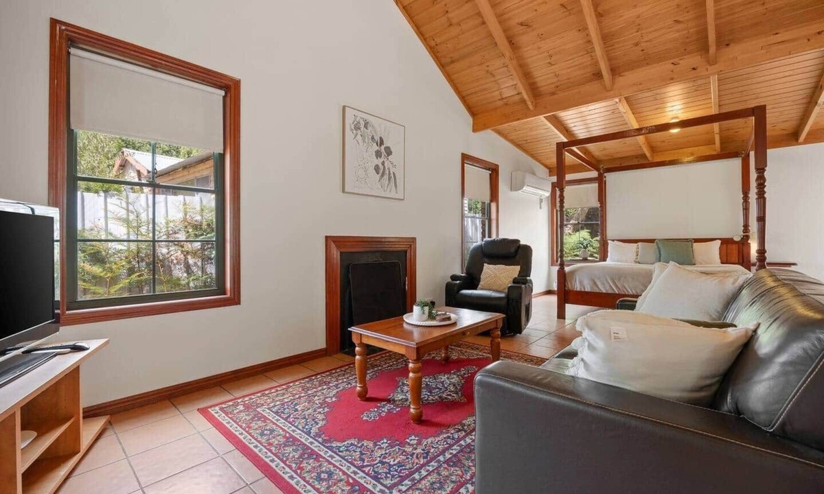 Halls Gap House | Mountainside Villa Four – Boroka