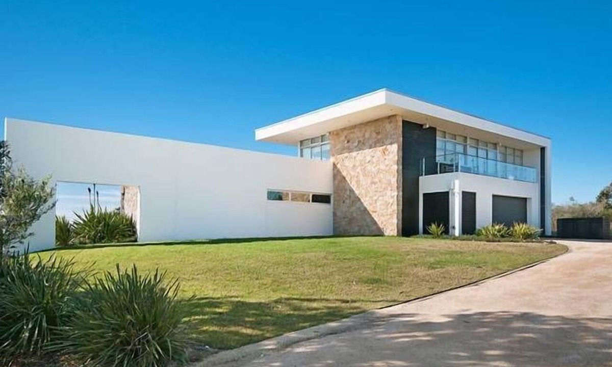 Macmasters Beach House | Mourawaring House - Bushland Retreat