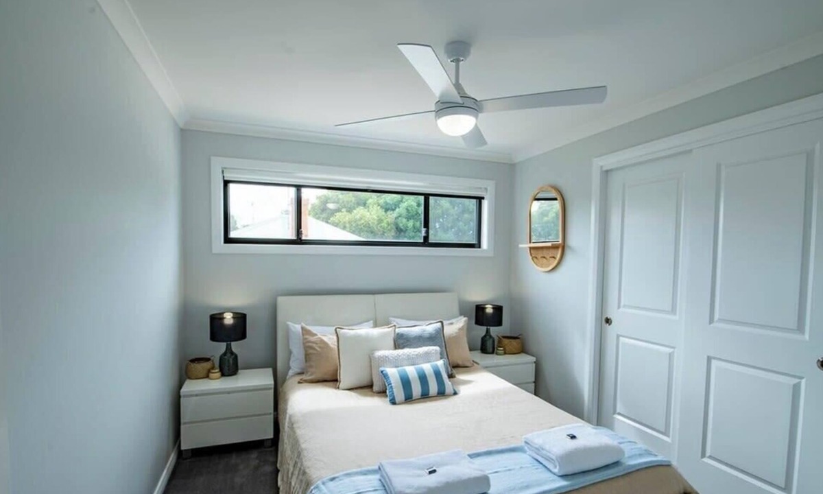 Dubbo Apartment | Naman. Balcony & Garage. South Dubbo