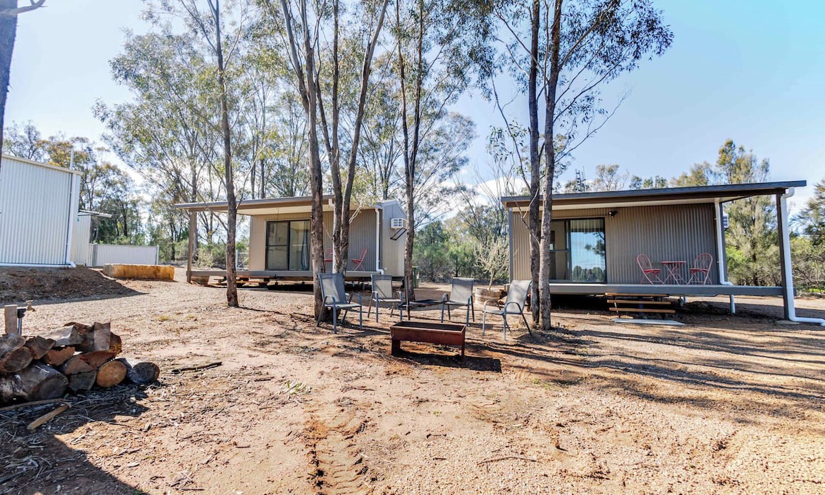 Dubbo House | Ned's Hideout, Private Cabins Near Dubbo