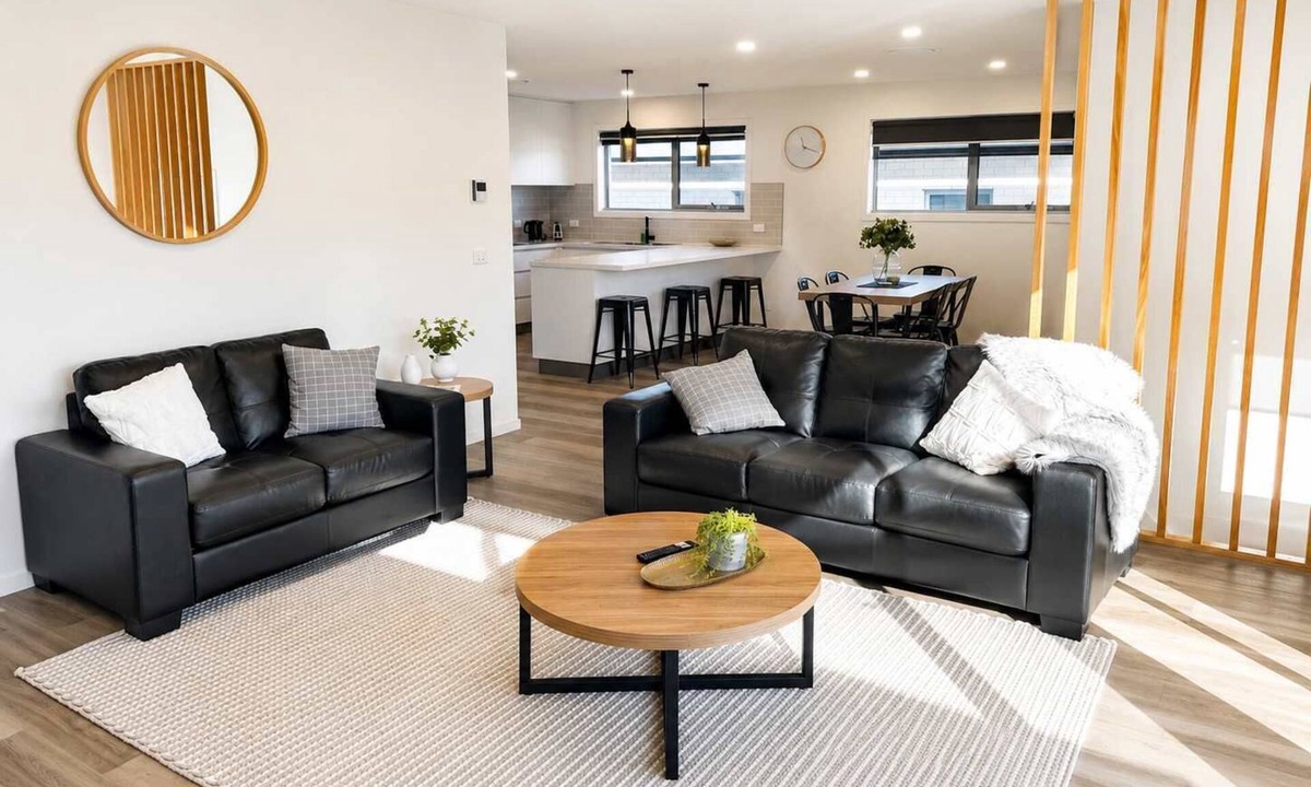 Warrane House | NEW "Sassafras Villa" No3 | 10 Min City/Airport