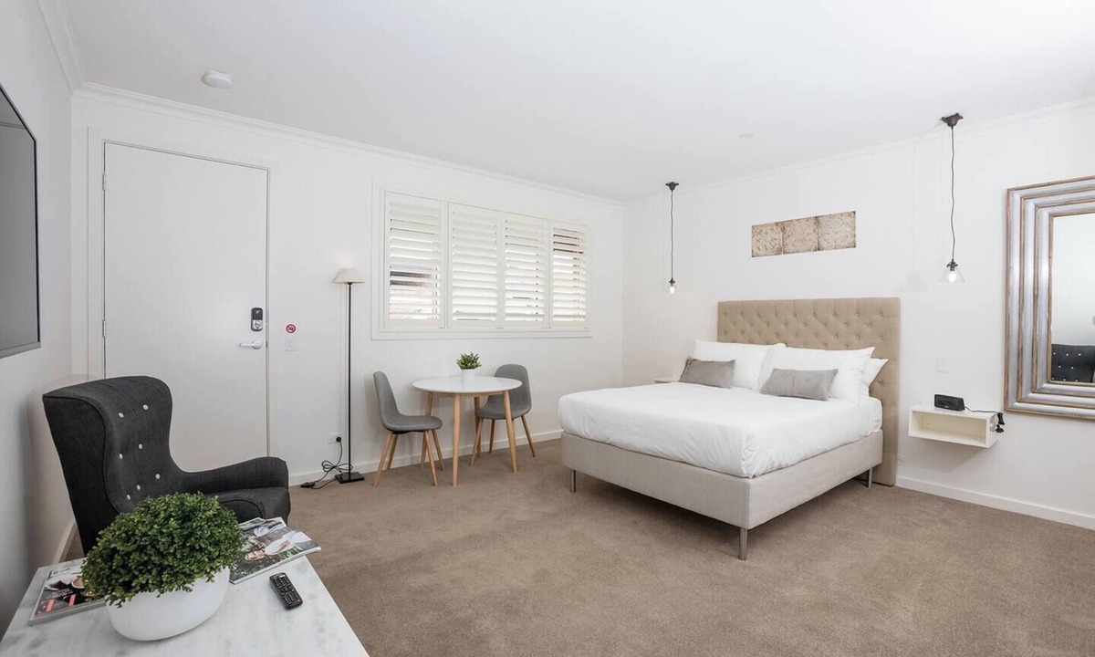 Ballarat Apartment | Newington Apartments - Apt 3 Queen, Brand New!
