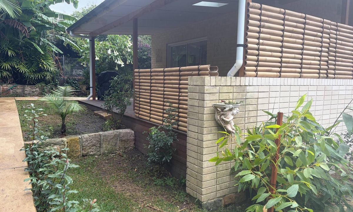 Bundeena Cottage | Newly built beach cottage, just 5-minute walk from the picturesque Jibbon Beach.