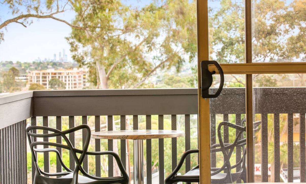 Doncaster Hotel | Nightcap at Shoppingtown Hotel