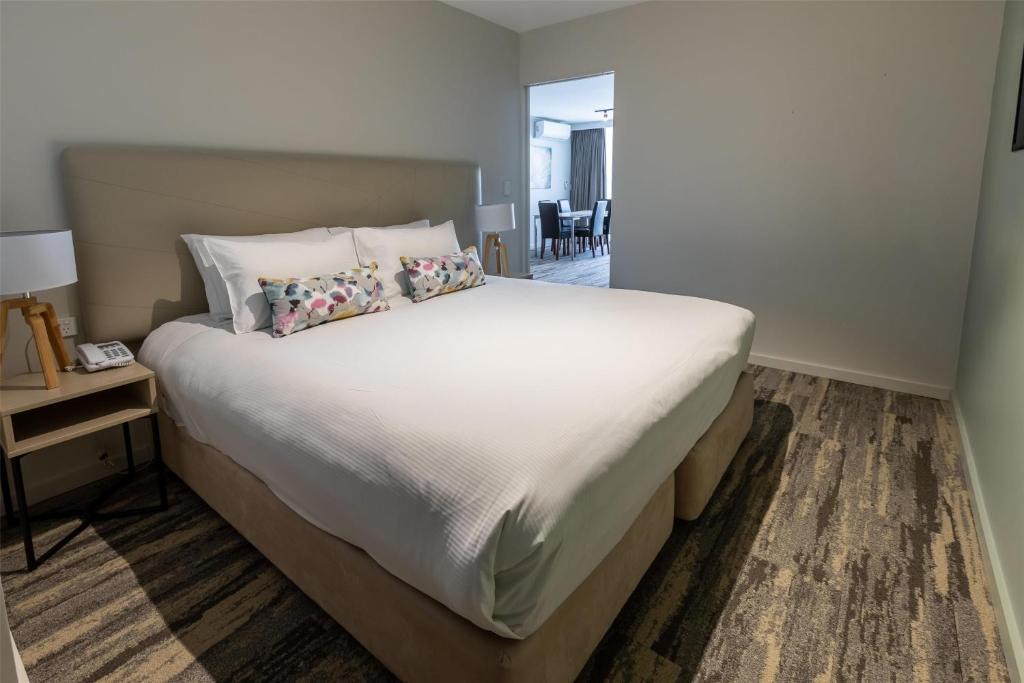 Narrabeen Hotel | Nightelier Narrabeen