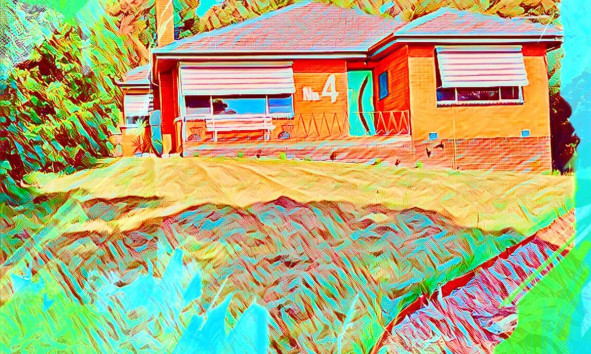 Healesville House | No. 4 Beautiful Yarra Valley 3 Bedroom Retro Styled Event Accommodation 6 Adults