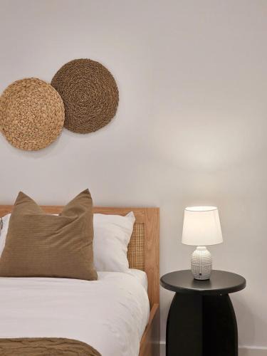 Burwood Apartment | Nomadic 2 bedroom Apt in Burwood near everything