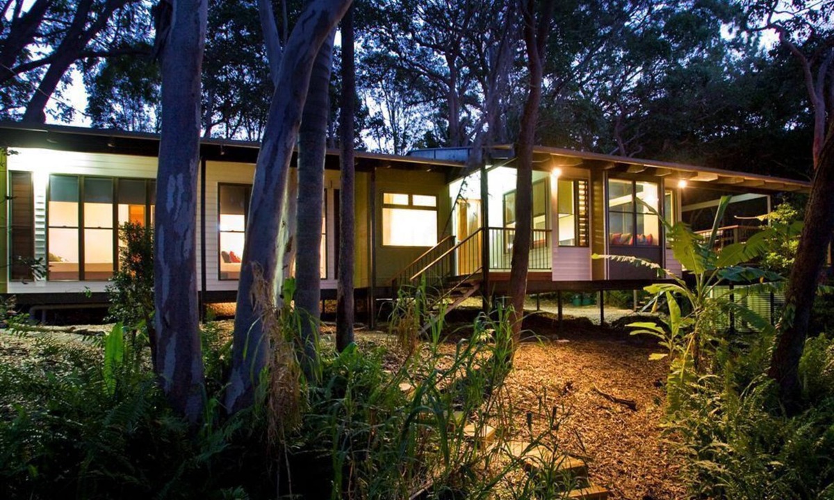 Weyba Downs House | Noosa Deluxe Lakehouse (2 Bdrm) - Noosa's favourite lake retreat