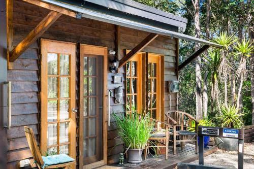 Tinbeerwah Apartment | Noosa Hinterland Retreat