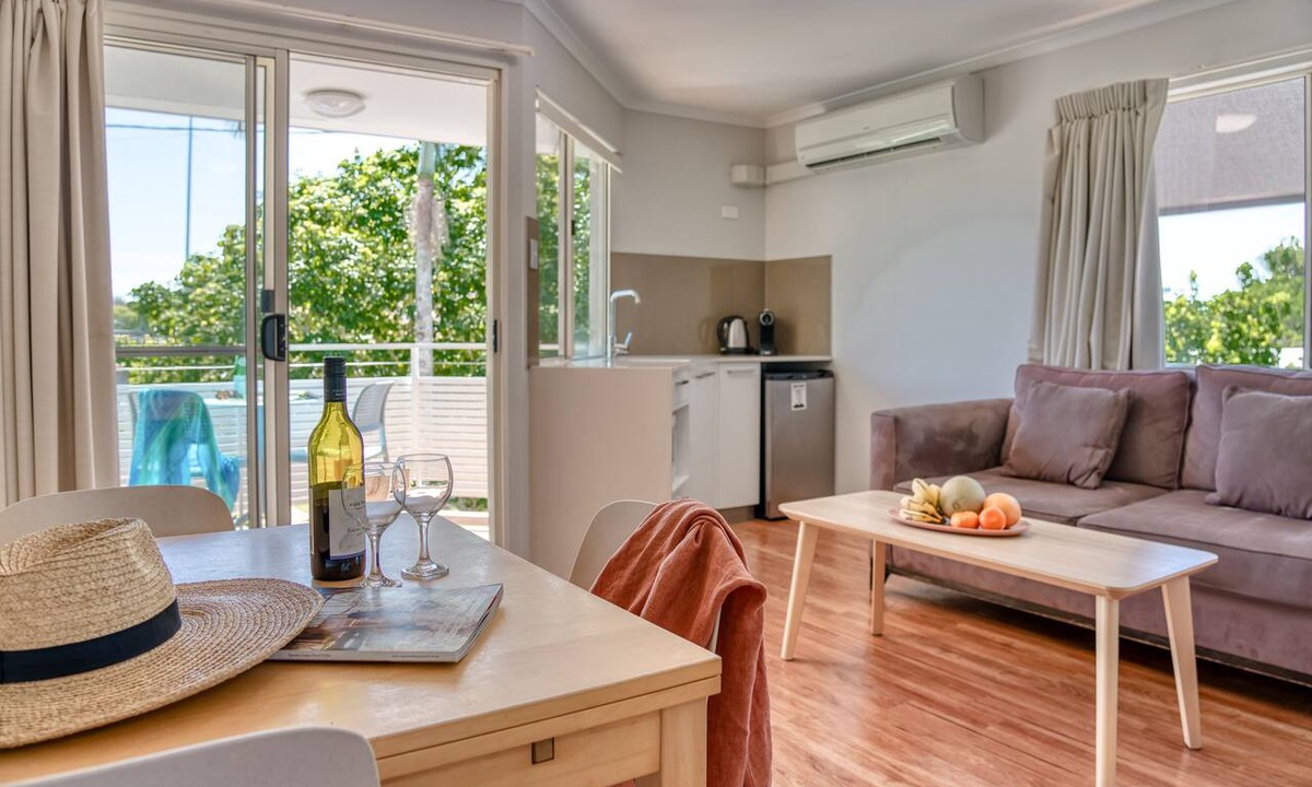 Noosaville Hotel | Noosa Sun