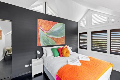 Camperdown House | 'Northwood Haus' Refined Federation-style Retreat
