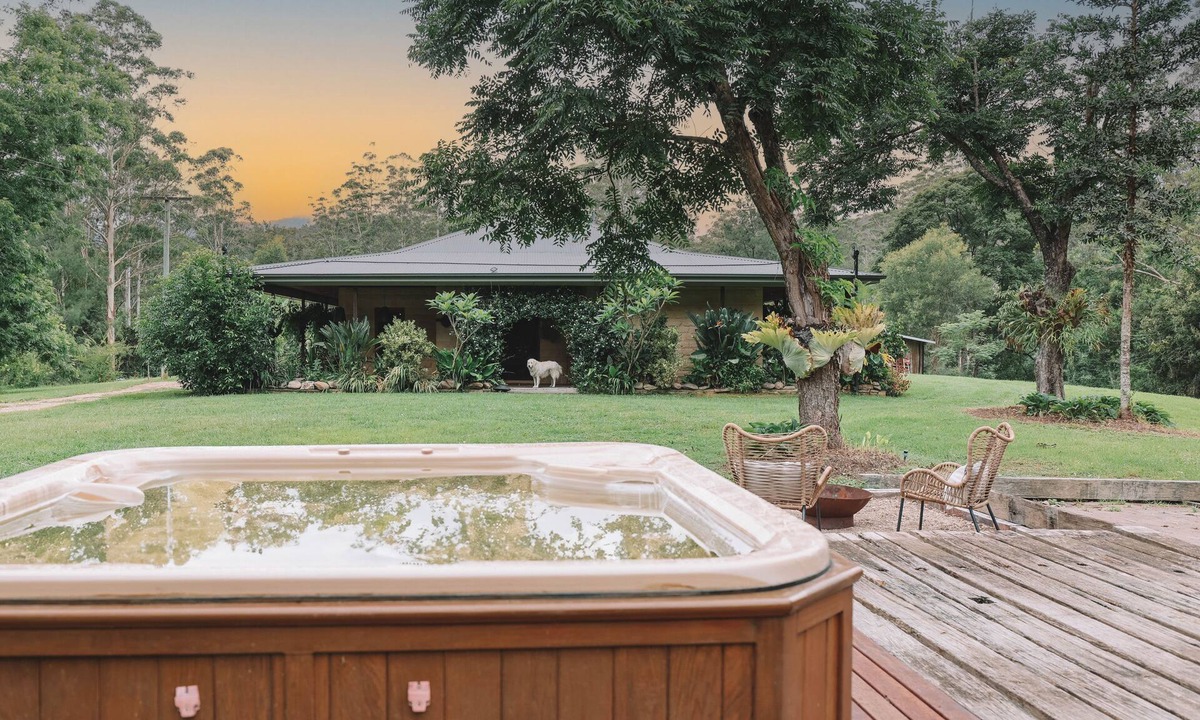 Bellbrook House | Nulla Nulla Sanctuary Homestead- Country property for up to 8 guests & 2 dogs