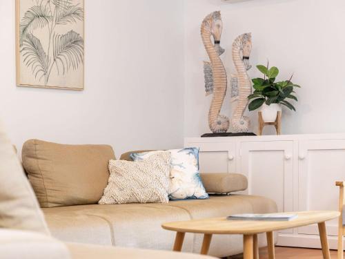 Boomerang Beach House | Ocean Breeze on Cooper