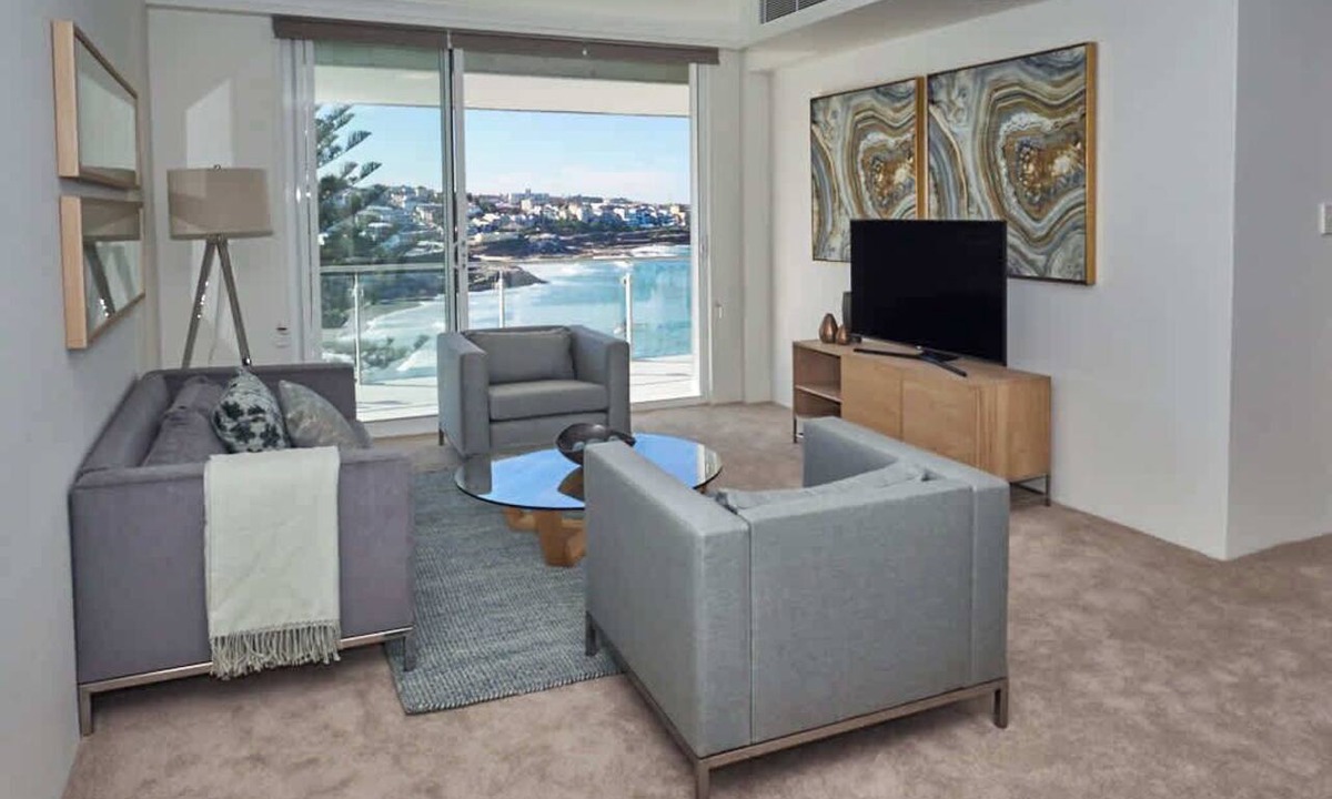 Bronte Apartment | Ocean View Apartment with a Stroll to Bronte Beach