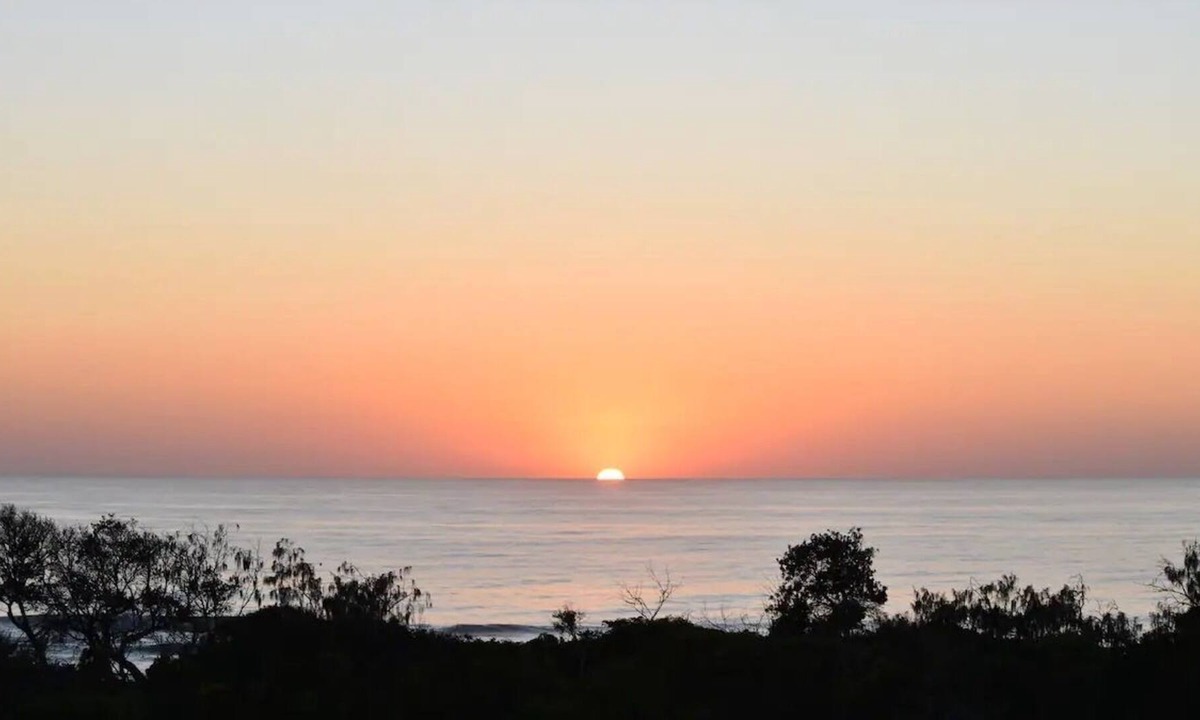Marcoola Resort | Ocean Views Escape - Beach, Pool, Wifi, Parking