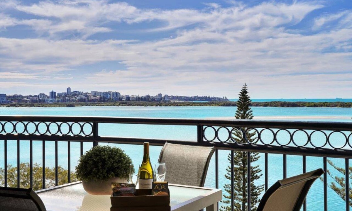 Golden Beach Apartment | Oceanfront Resort: Heated Pool & Spa