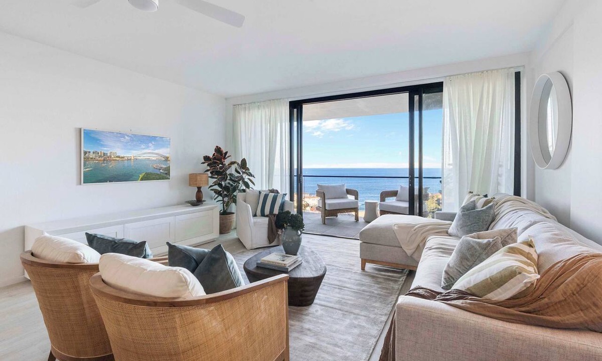 Tamarama Apartment | Oceanfront Terrace 2